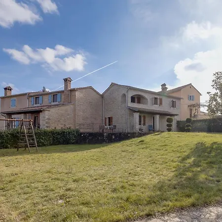 Holiday home Frapi With Shared Pool - Happy