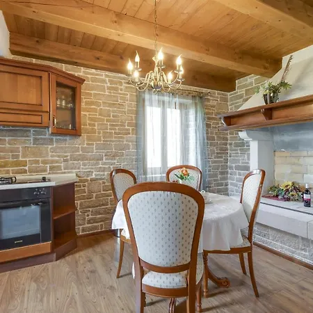Holiday home Frapi With Shared Pool - Happy *