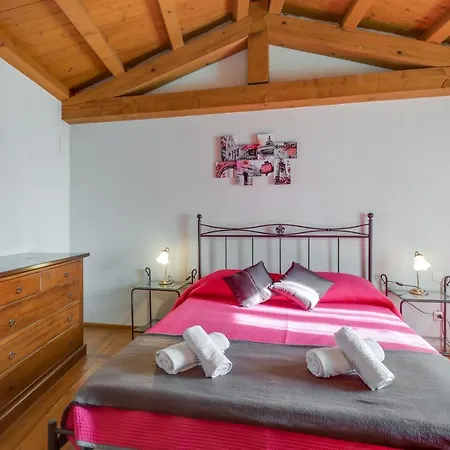 Frapi With Shared Pool - Happy Holiday home