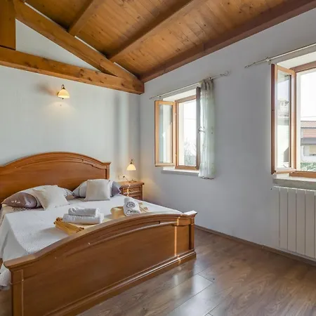 Frapi With Shared Pool - Happy Pazin